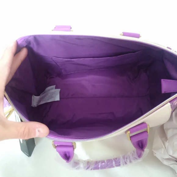 🎉HP🎉Loungefly Disney Tangled Flowers Satchel Bag NWT - Picture 4 of 6